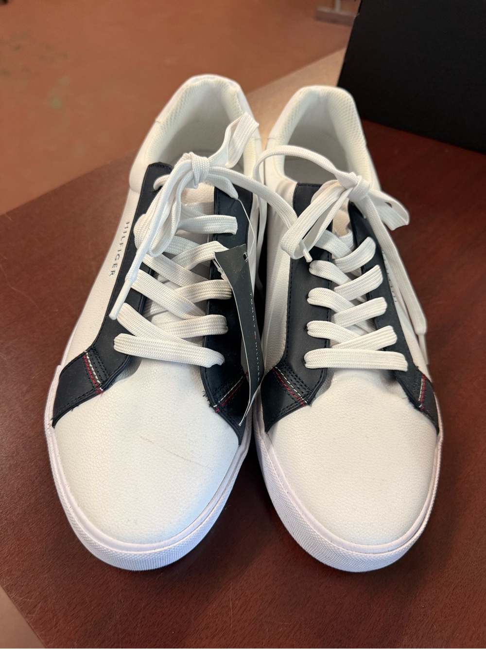 Tommy Hilfiger Men's White & Navy Low-Top Sneakers